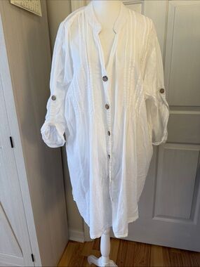 Club Z Collection White Button-Front Lightweight Tunic Sz 3x